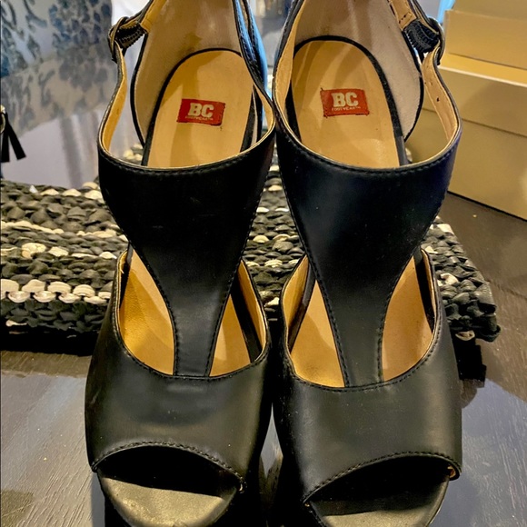 Beautiful Black sandal, wedge platform heel. - Picture 4 of 8